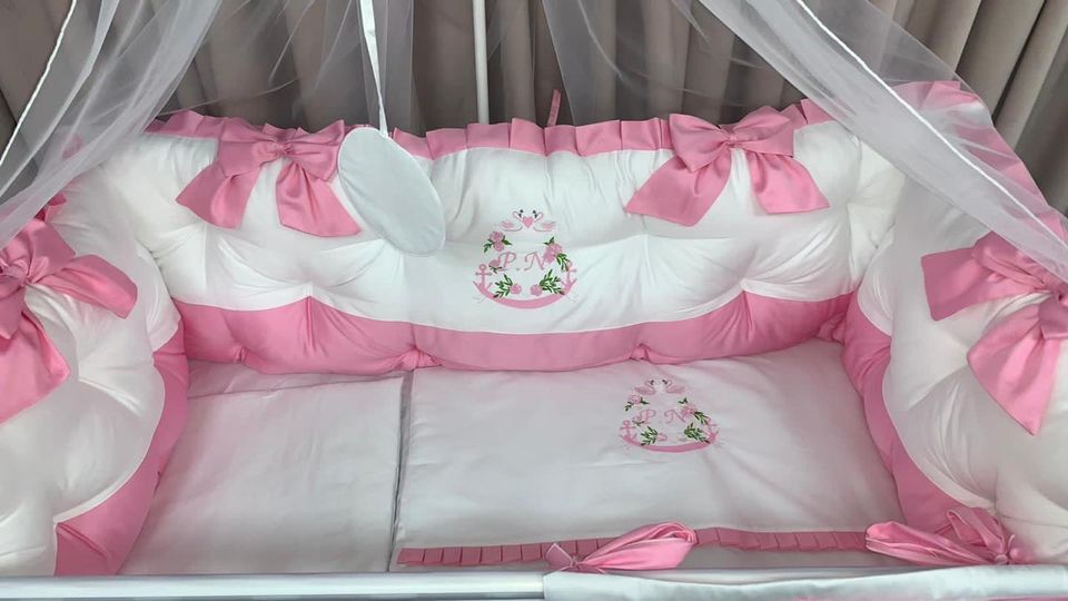 PEPPIbambini ROYAL White Pink Ariana - 11 Piezas Juego de Ropa de Cama para  Cuna, 100% Algodón con bordado + Mosquitera - KRAUSMAN SPAIN - Silla de  paseo Original de Alemania, sistema