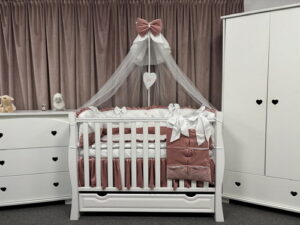 PEPPIbambini ROYAL White Pink Terciopelo 11 Piezas Juego de Ropa de Cama para Cuna, 100% Algodón con bordado + Mosquitera