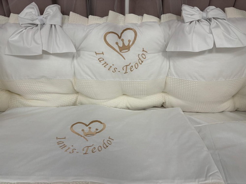 PEPPIbambini ROYAL White Terciopelo 11 Piezas Juego de Ropa de Cama para Cuna, 100% Algodón con bordado + Mosquitera - Imagen 2