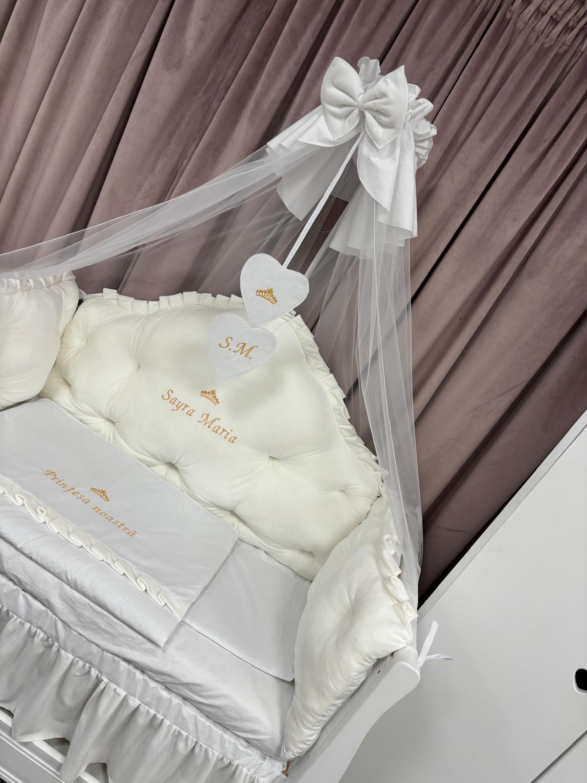 PEPPIbambini ROYAL White Terciopelo 11 Piezas Juego de Ropa de Cama para Cuna, 100% Algodón con bordado + Mosquitera - Imagen 6