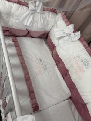 PEPPIbambini ROYAL White Pink Terciopelo 11 Piezas Juego de Ropa de Cama para Cuna, 100% Algodón con bordado + Mosquitera - Imagen 6