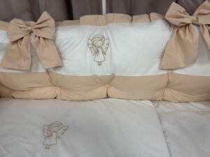 PEPPIbambini ROYAL White Beige 11 Piezas Juego de Ropa de Cama para Cuna, 100% Algodón con bordado + Mosquitera - Imagen 7